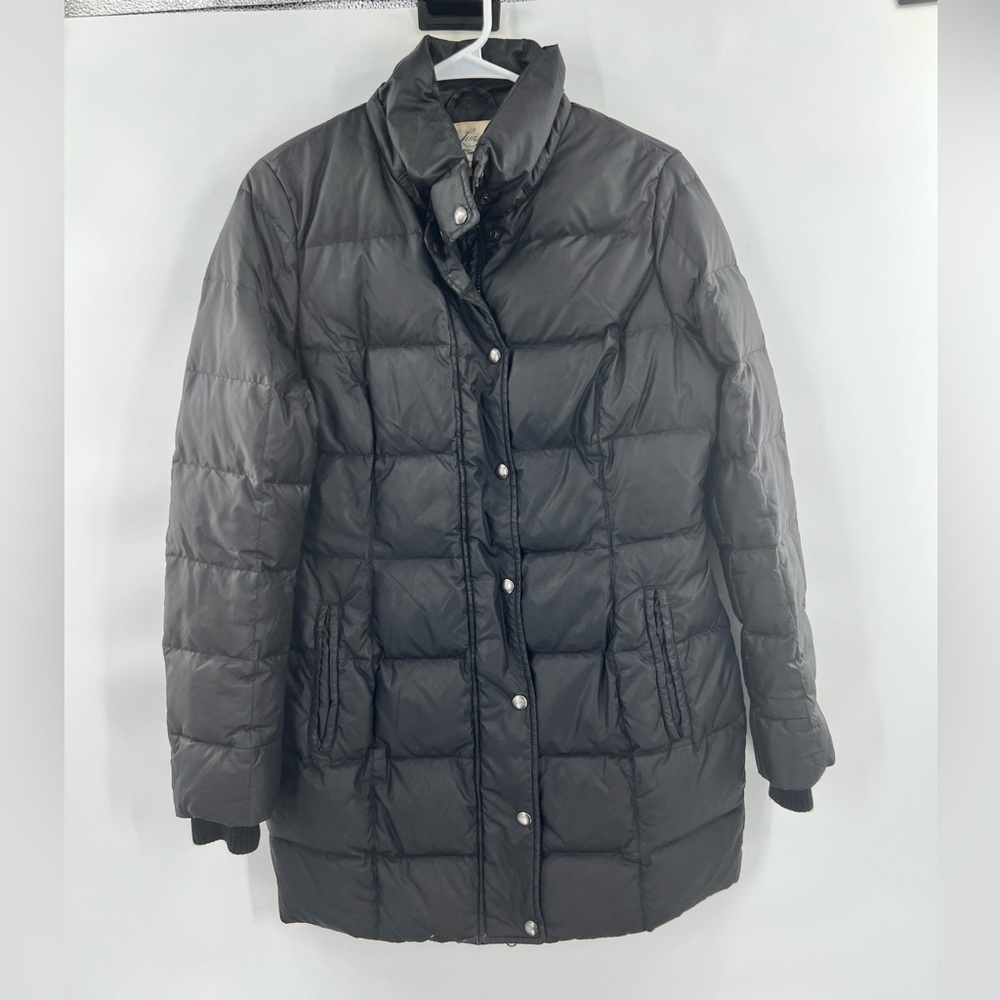 Levi’s black puffer jacket size S women’s